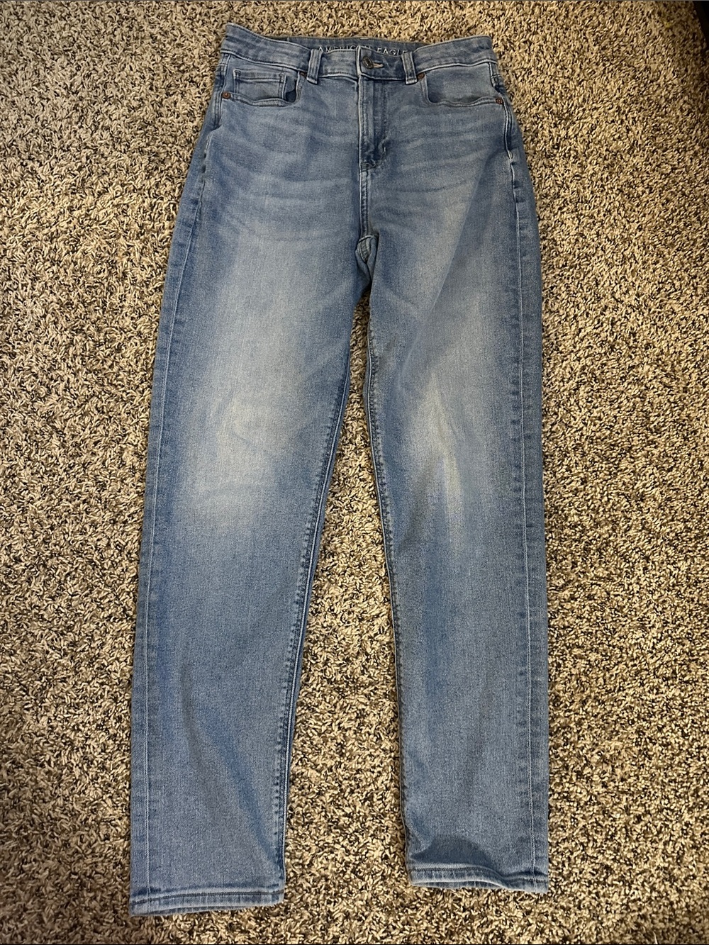 American Eagle Outfitters Women's Light Wash Slim Straight Jeans